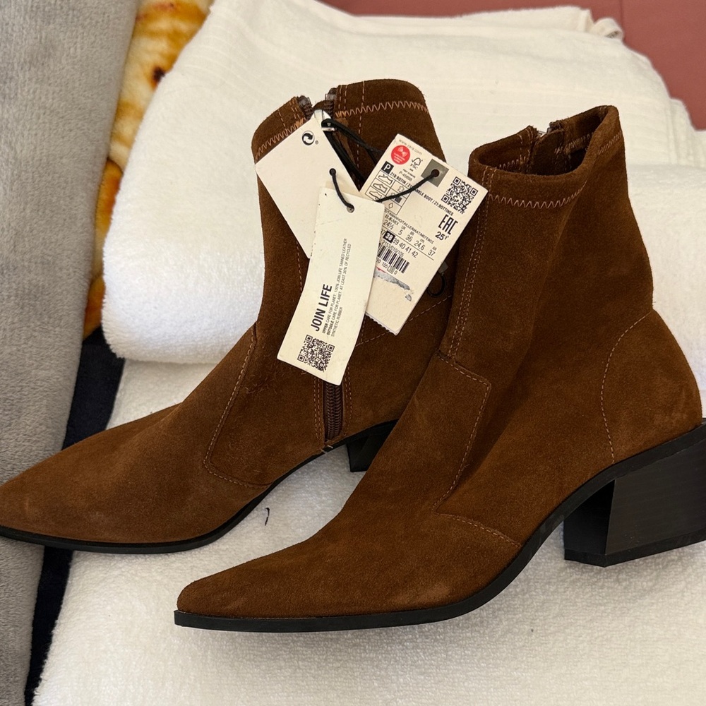 Zara Chestnut Suede Ankle Booties